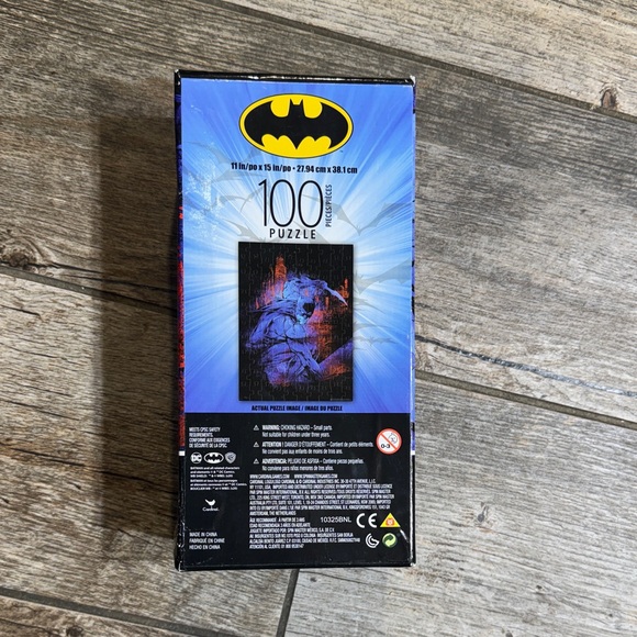 DC Batman Blue and Black Puzzle - Picture 2 of 2